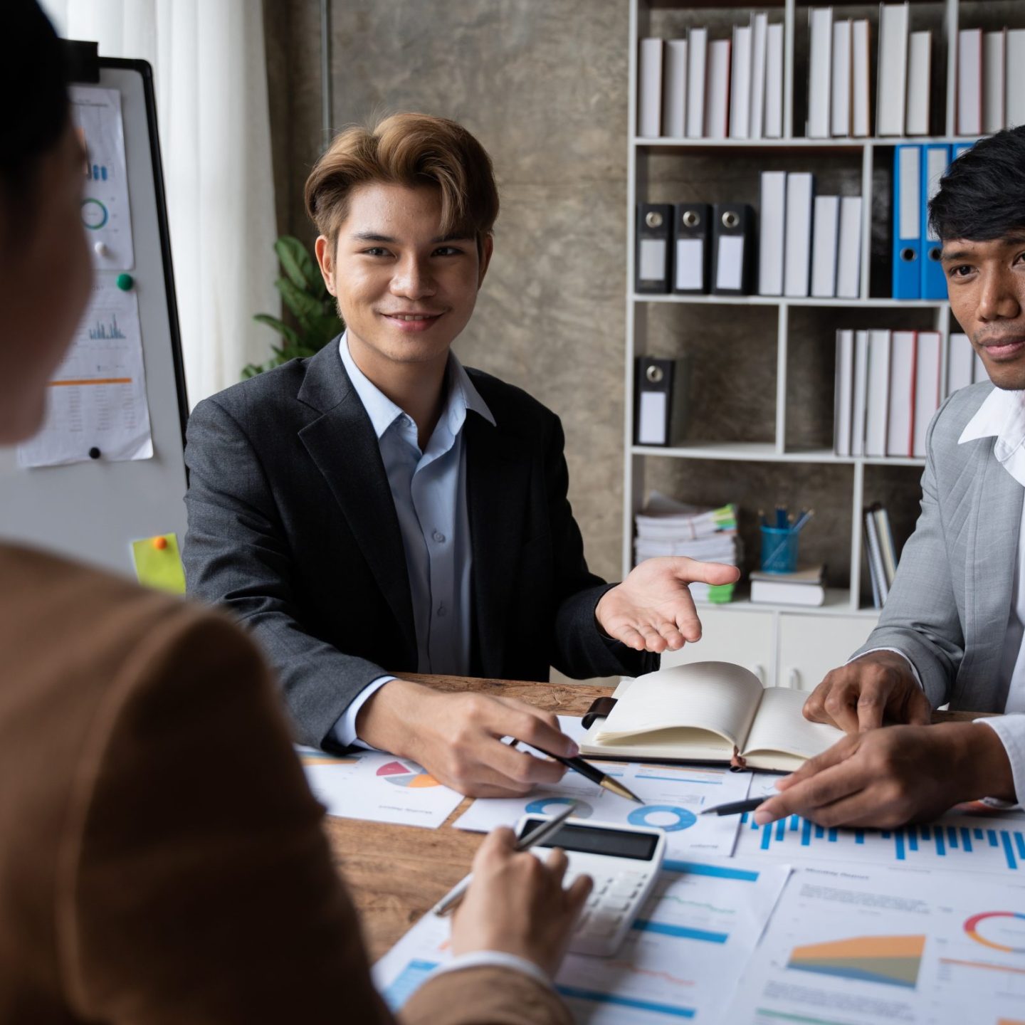 Entrepreneurs and business people conference in modern meeting room